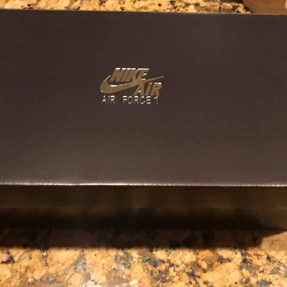 NIKE
AIR FORCE 1 '07 JEWEL PREMIUM - Picture 2 of 6